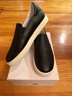 Stuart Weitzman Daryl Black Slip-On Leather Sneakers